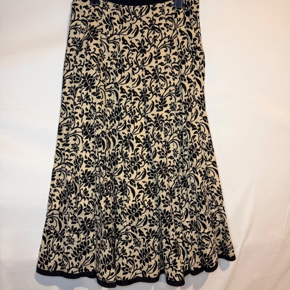 Lauren Ralph Lauren Dresses & Skirts - Lauren Ralph Lauren Black Cream Damask Floral Pleated Cotton Midi Skirt Size 10